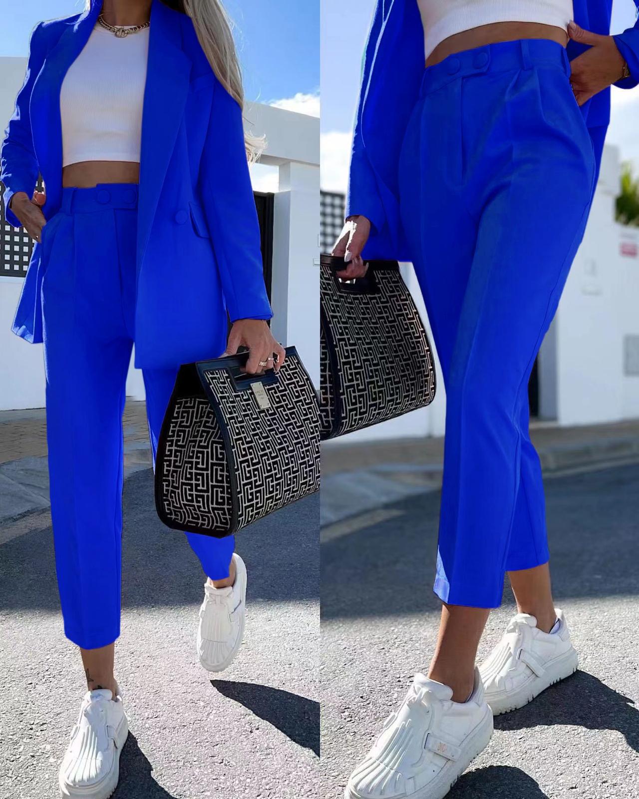Tailleur Elegance Comfort – Stile raffinato e comodità per ogni occasione