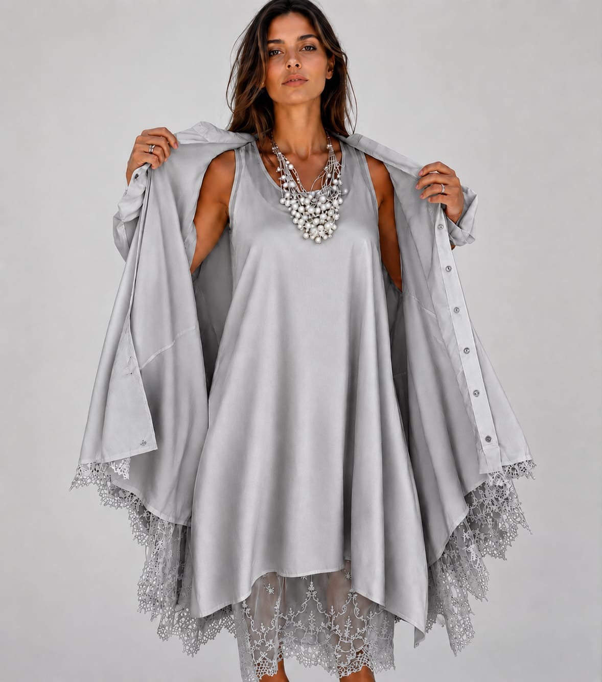 Coordinato Chic Due Pezzi  con Abito Smanicato e Camicia Oversize in Pizzo