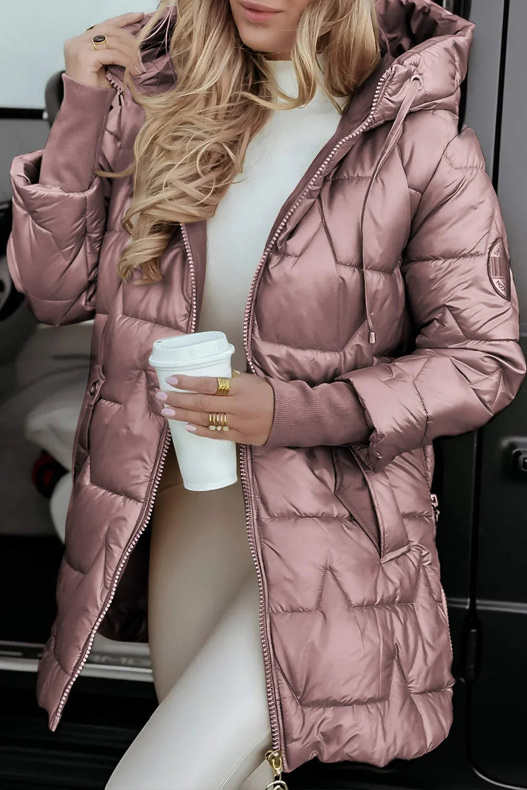 Piumino Lungo Trapuntato Donna con Cappuccio – Elegante, Caldo e Slim Fit | Collezione Inverno