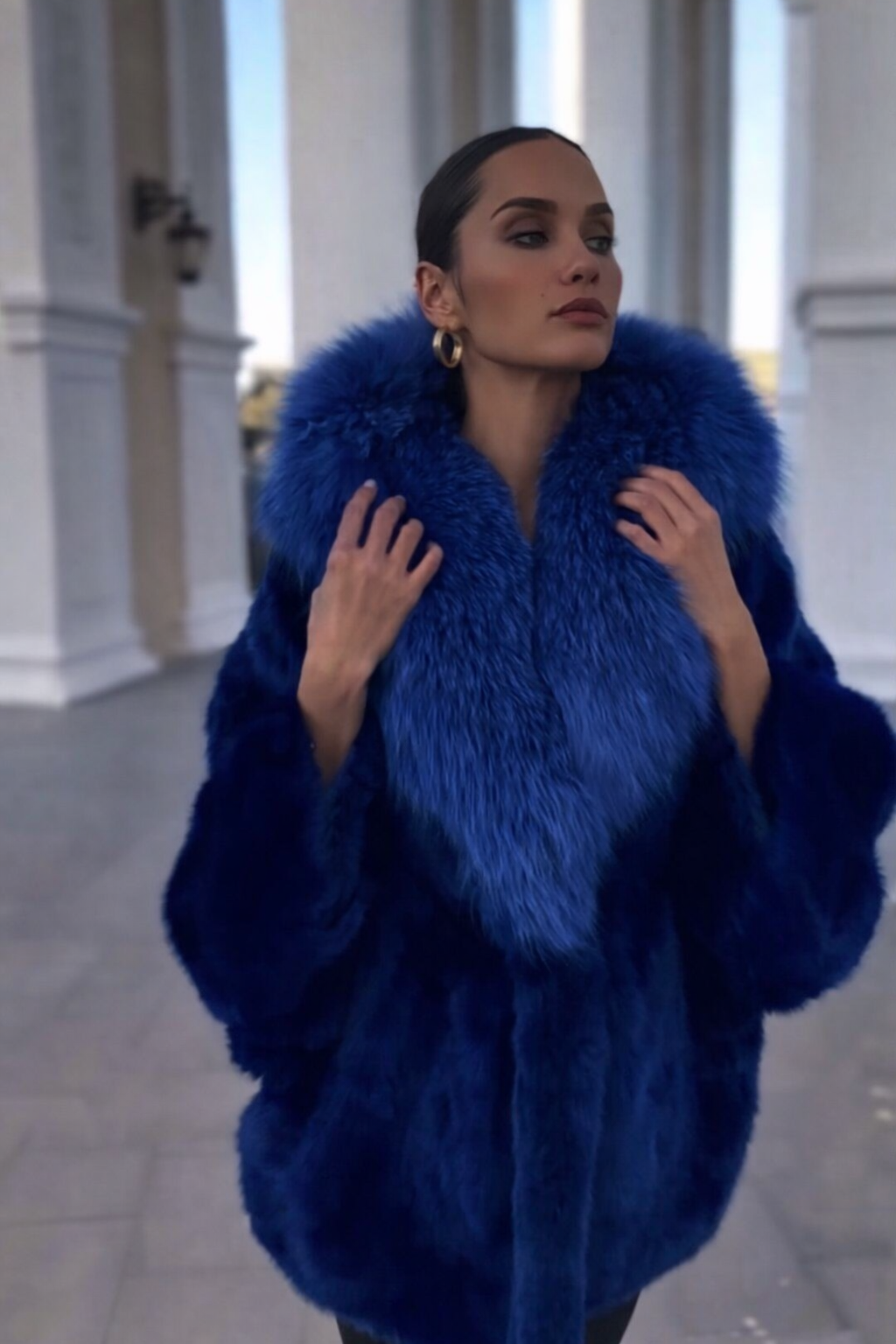 Pelliccia Donna Eco-Fur Marrone con Collo Voluminoso – Elegante & Calda