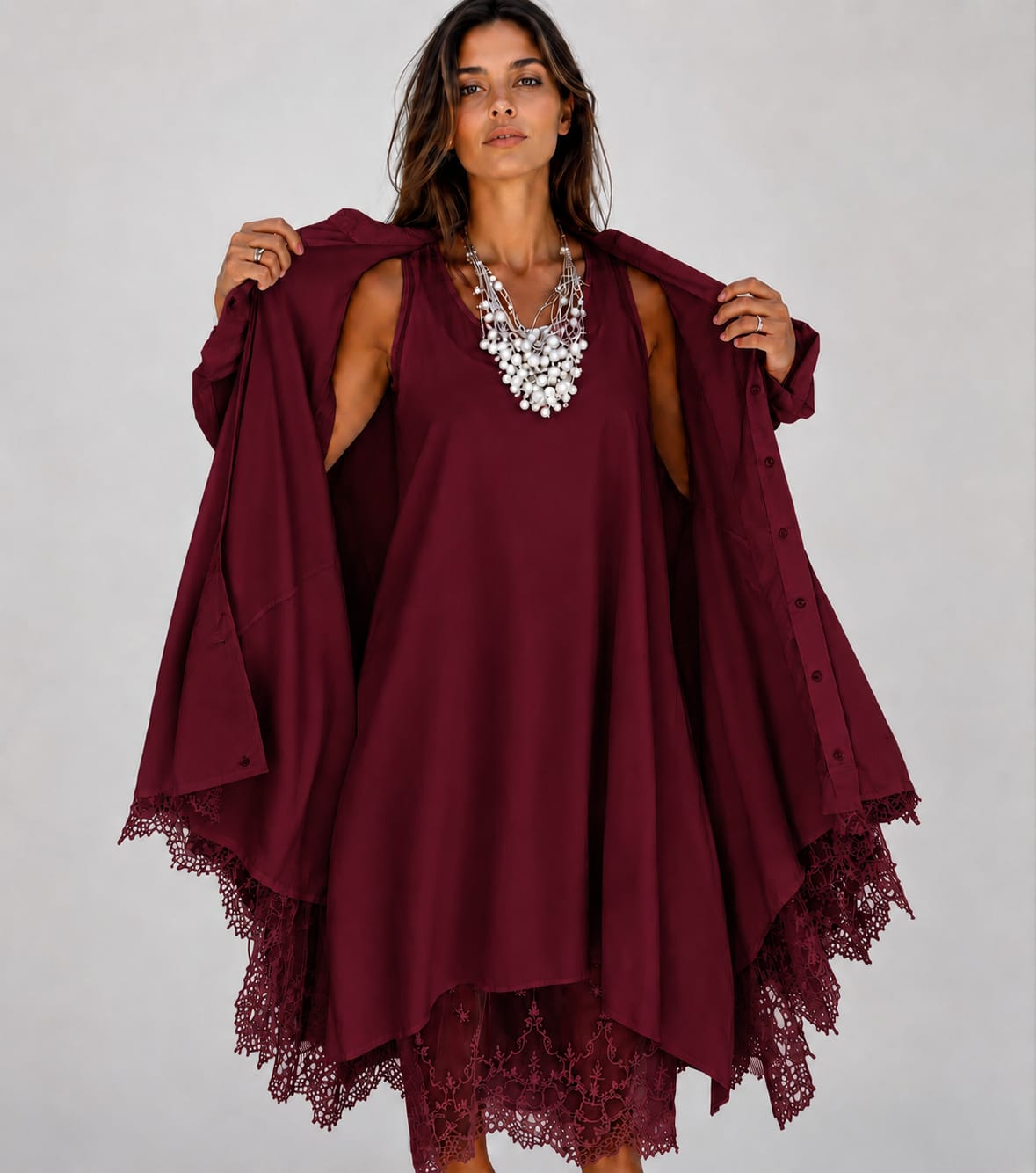 Coordinato Chic Due Pezzi  con Abito Smanicato e Camicia Oversize in Pizzo