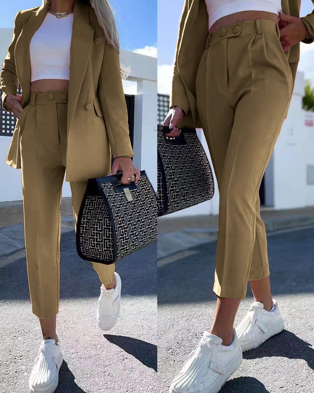 Tailleur Elegance Comfort – Stile raffinato e comodità per ogni occasione