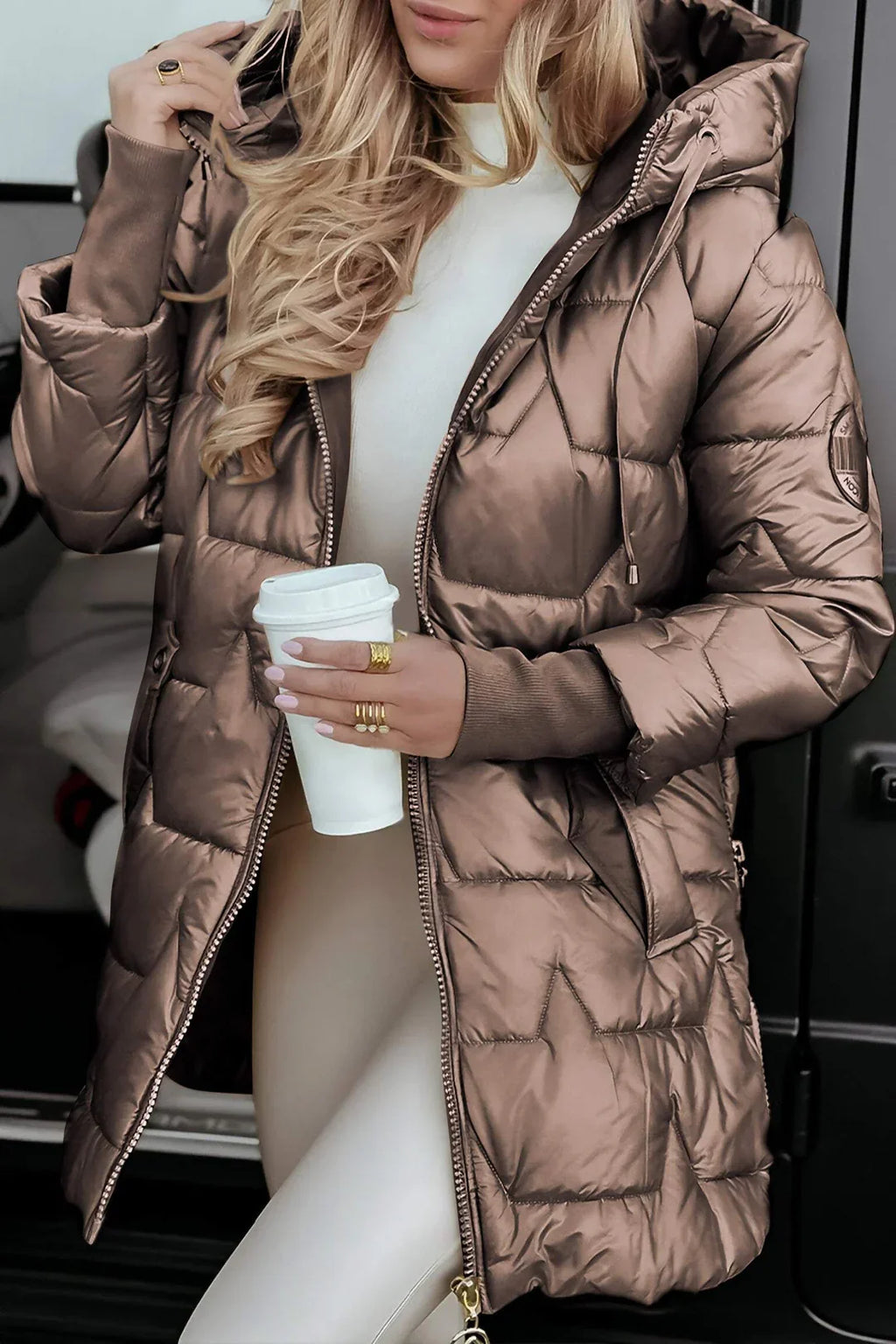 Piumino Lungo Trapuntato Donna con Cappuccio – Elegante, Caldo e Slim Fit | Collezione Inverno