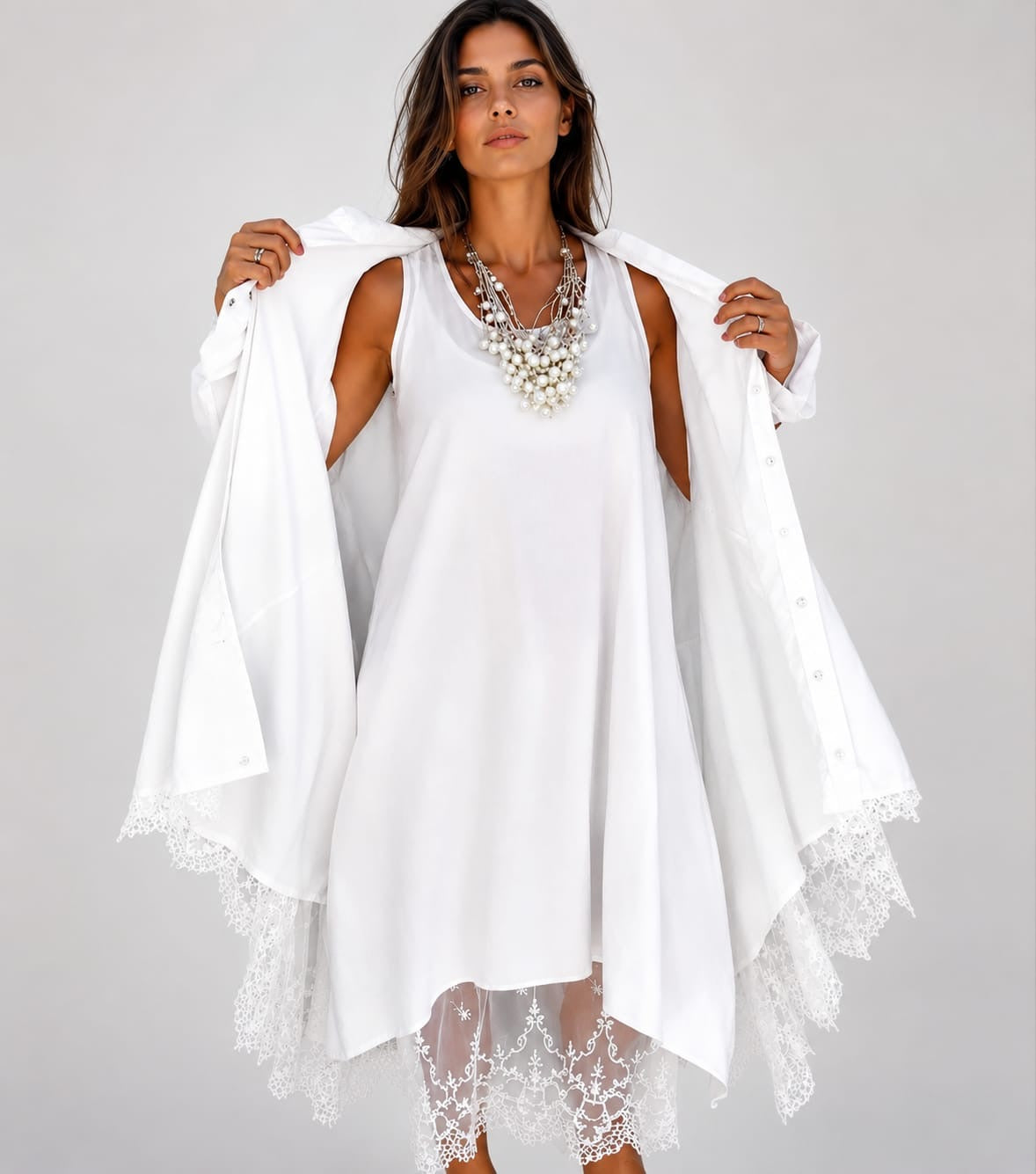 Coordinato Chic Due Pezzi  con Abito Smanicato e Camicia Oversize in Pizzo