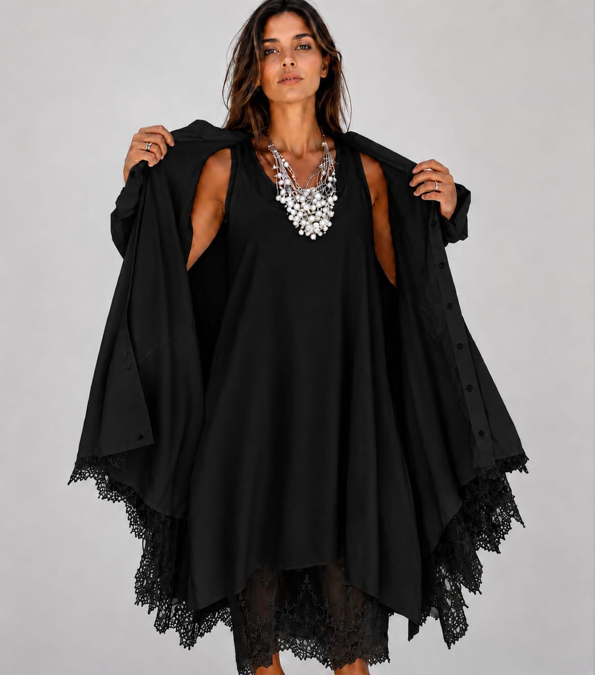 Coordinato Chic Due Pezzi  con Abito Smanicato e Camicia Oversize in Pizzo